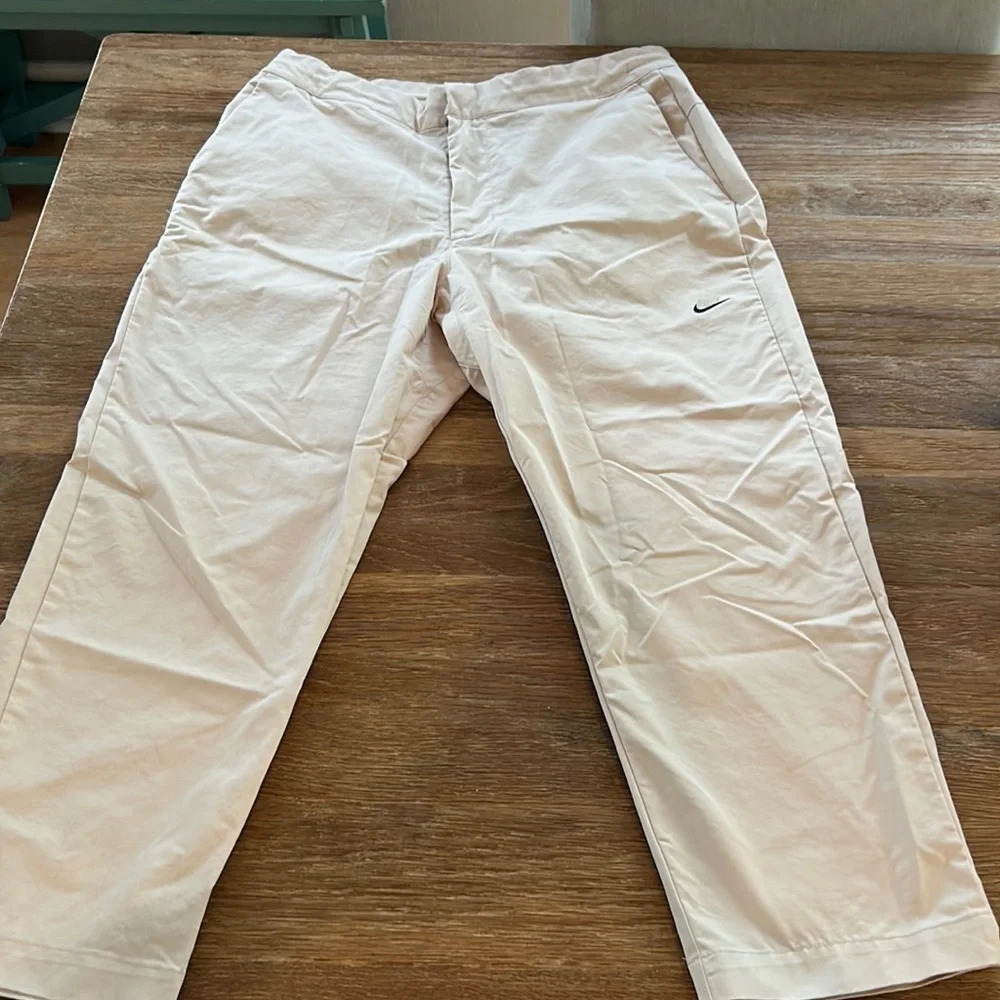Nike capri’s size 34 🔥